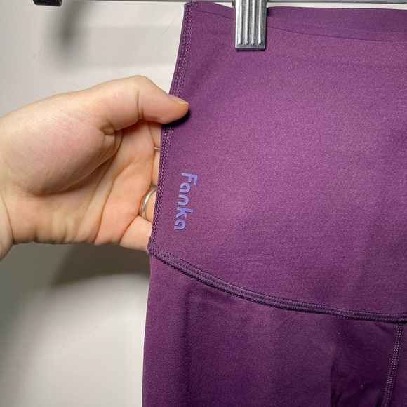 Fanka Deep Purple Reversable body sculpt High Rise Leggings in XS-S - Picture 10 of 12